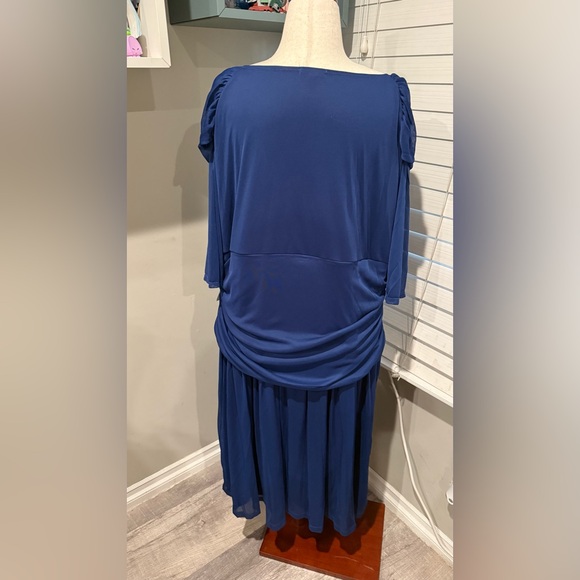 Kiyonna Shawl Elegant‎ Blue Dress with Knot Detail - Picture 3 of 5